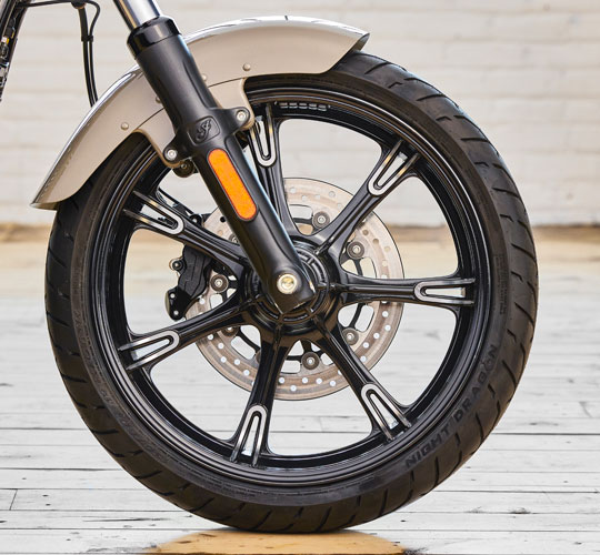 19 tommers maskinert støpt felg